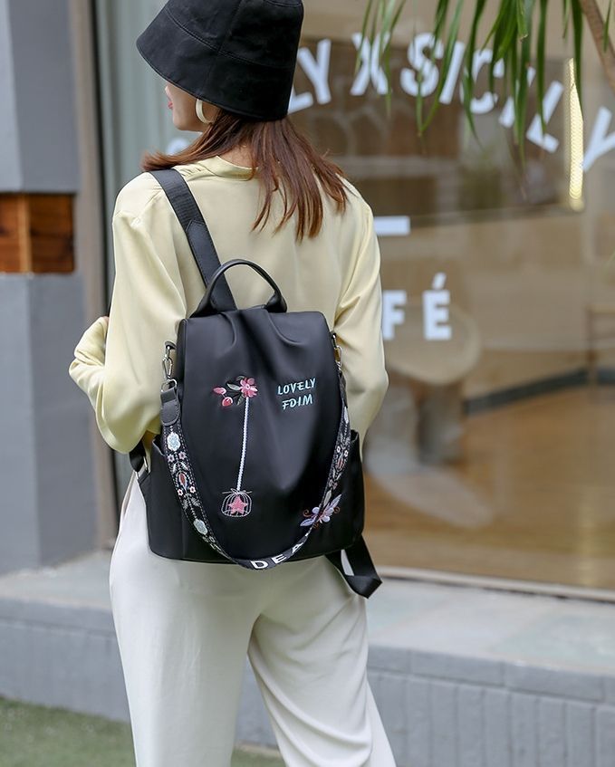 Mochila Antirrobo Cartera Impermeable Mujer Negro Bordado-1