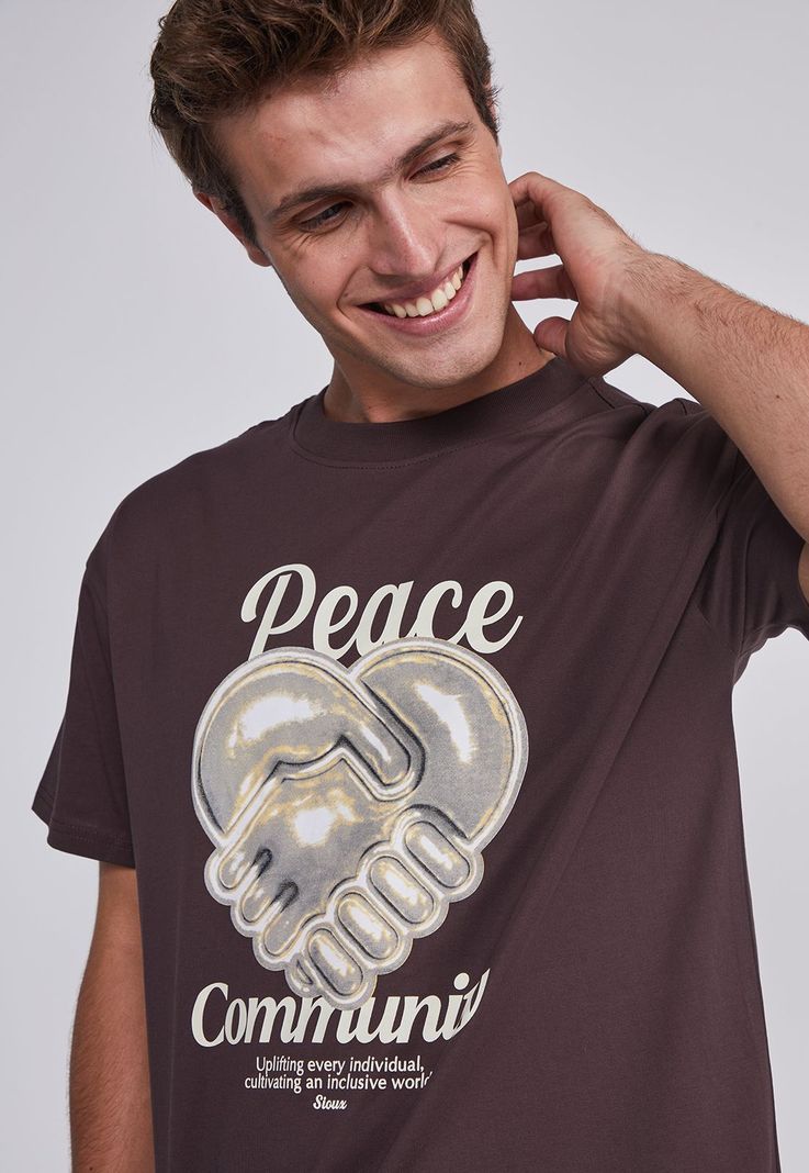 Polera Hombre Corazon Manos Cafe Sioux-1