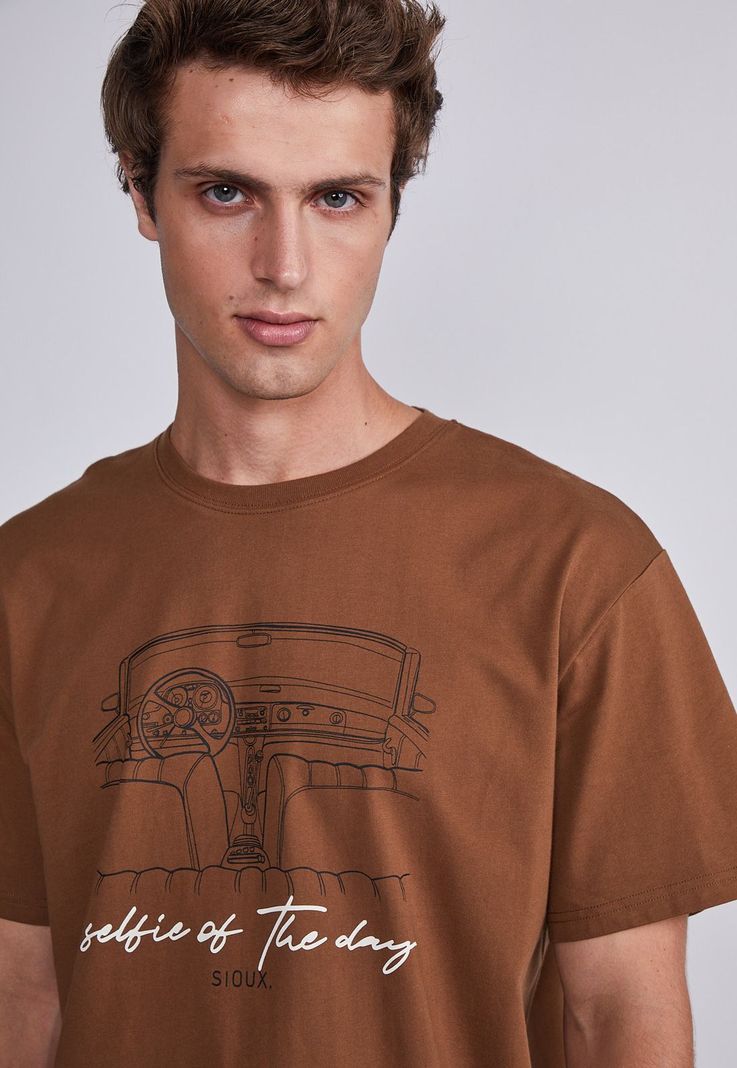 Polera Hombre Café Selfie Of Two Day Sioux-1