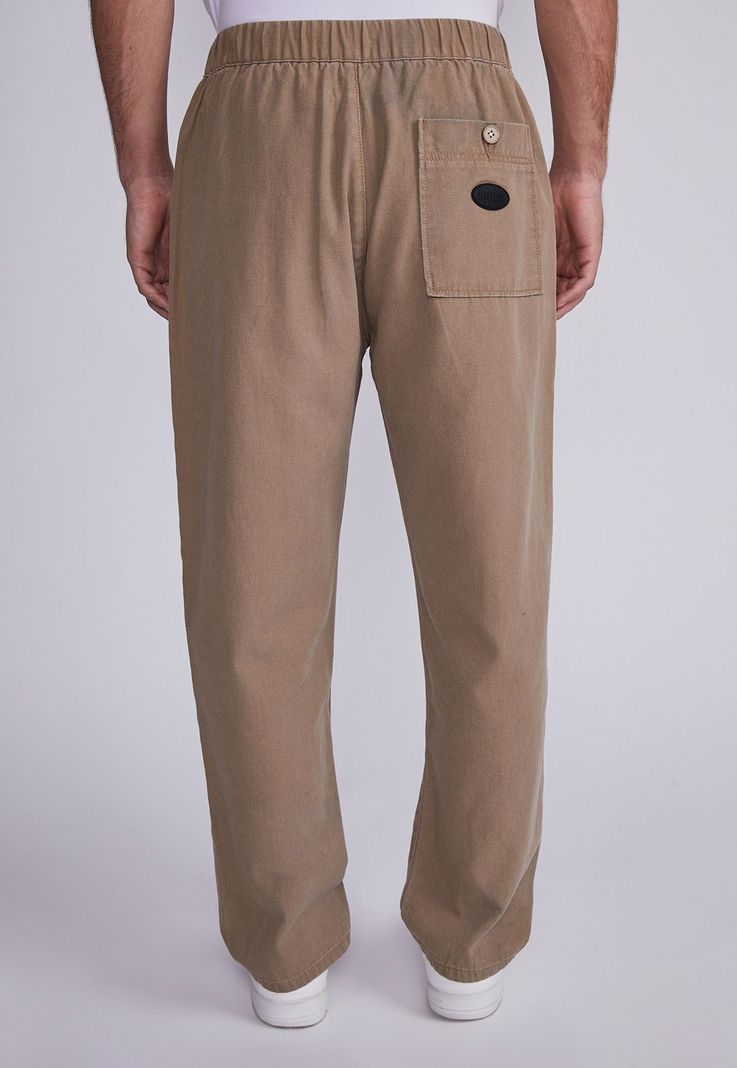 Pantalón Hombre Arena Gabardina Con Botón Sioux-2