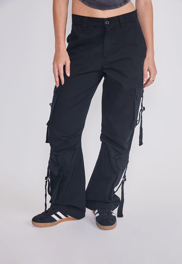 Pantalon Mujer Cargo Multibolsillos Negro Sioux-1
