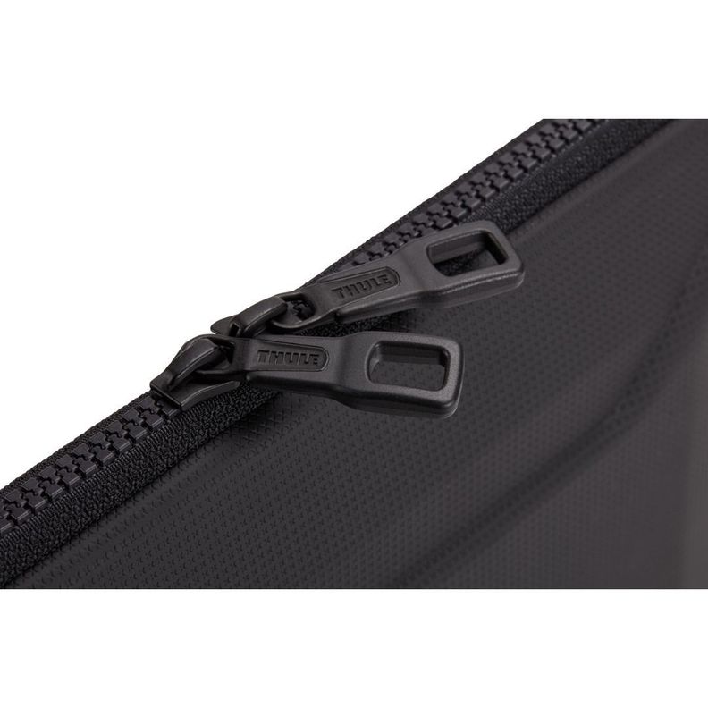 Funda Rígida Thule para MacBook Pro 16" -4