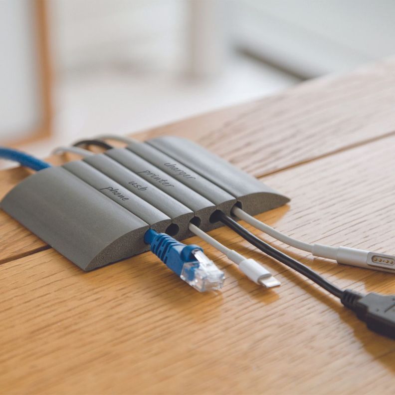 Organizador y Sostenedor de Cables Adhesivo Color Gris.-4