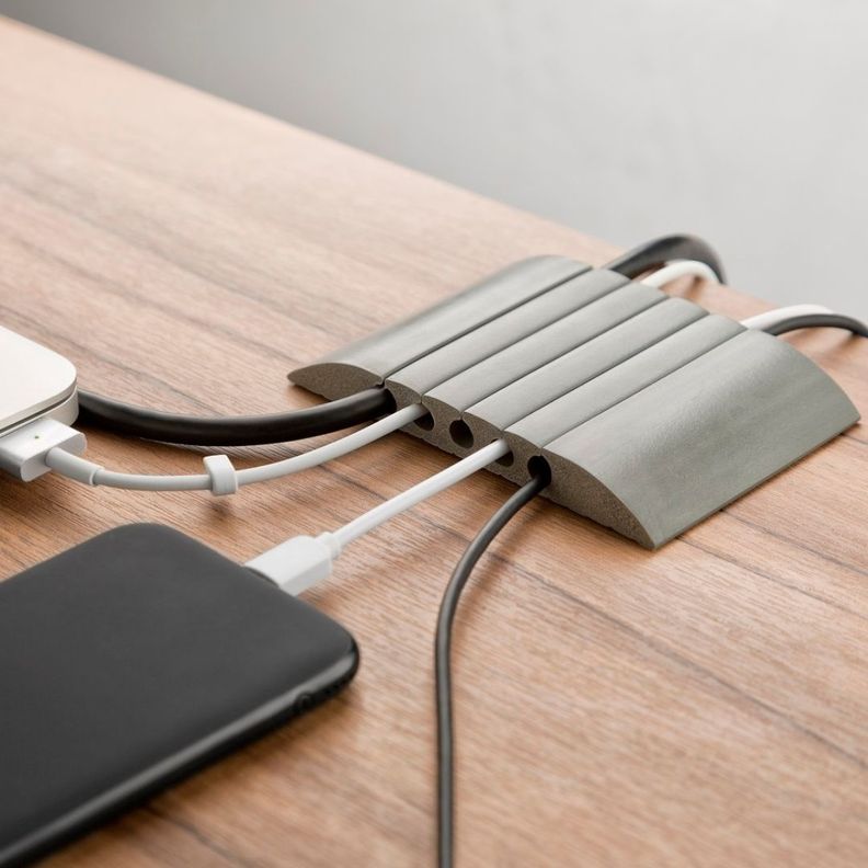Organizador y Sostenedor de Cables Adhesivo Color Gris.-2