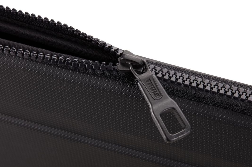 Funda Rígida Thule para MacBook 13" -3