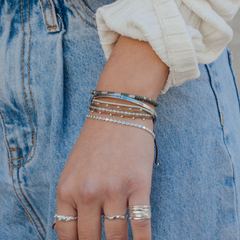Pulsera Marfil con mostacillas de plata-4