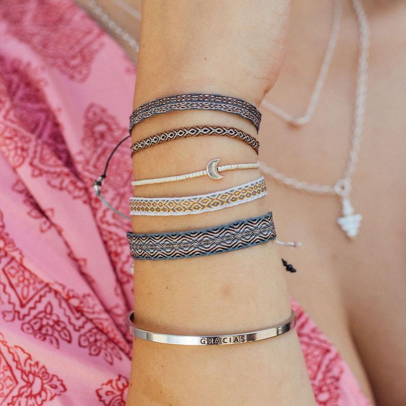 Pulsera Marfil con Luna y Mostacillas de Plata-1