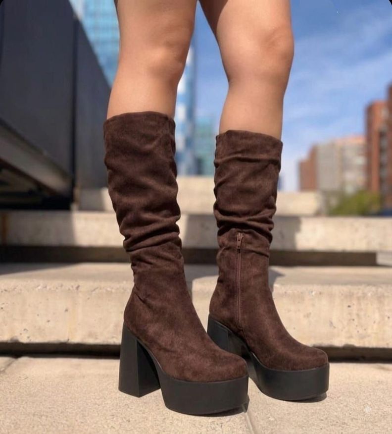Bota Mujer Taco Alto En Gamuza Con Plataforma  M686