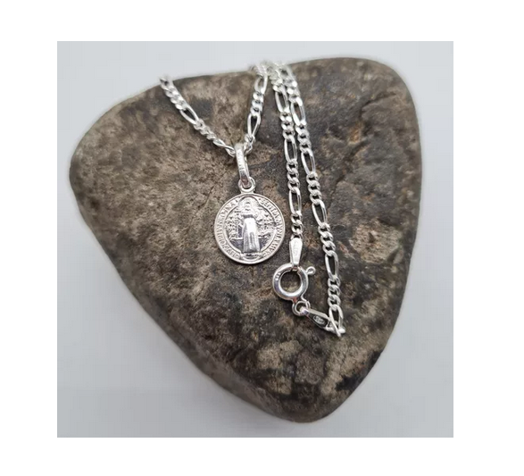 Medalla Chica San Benito + Cadena Cartier Plata Italiana 925-4