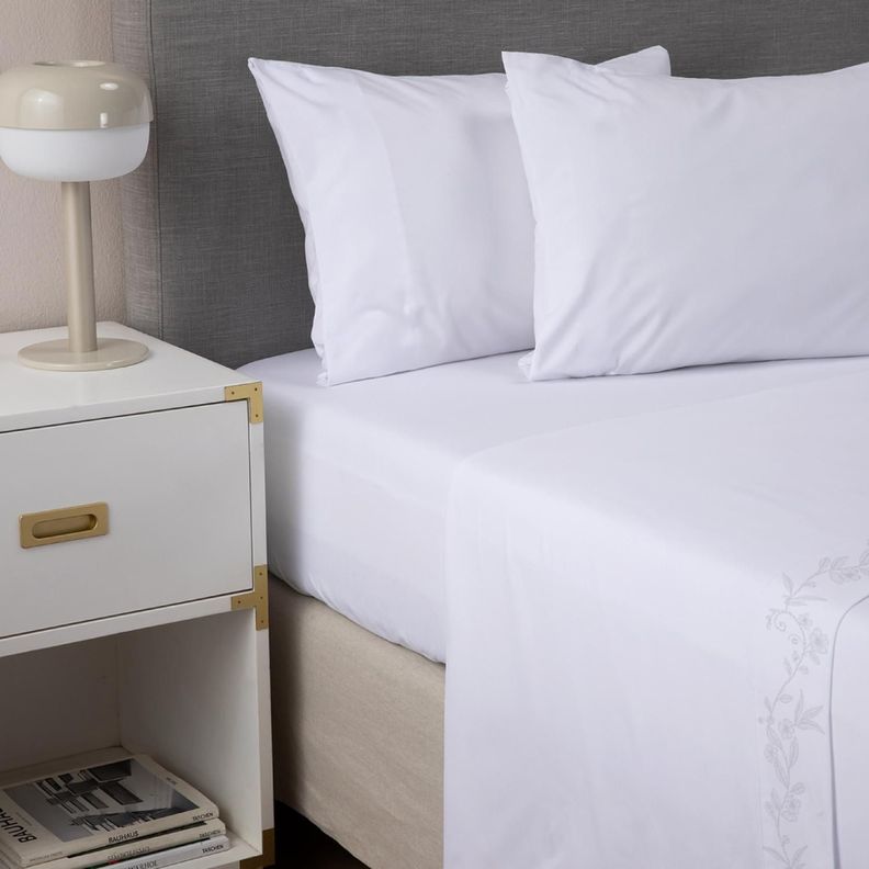 Sabanas 1800 Hotel CasaTua Ultra Suaves Bordadas King