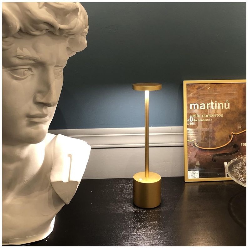 Lampara de Mesa Recargable/ Touch "Minimalista LED" Dimeable Dorado-2
