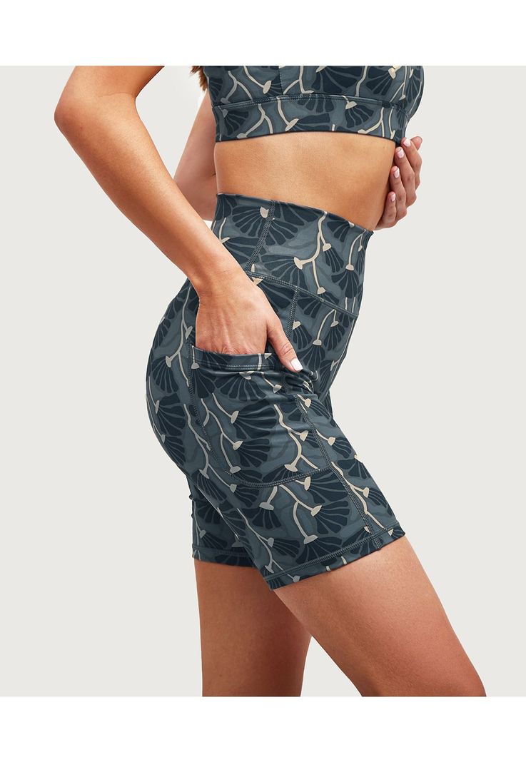 Short Deportivo Biker Flores Gris-2