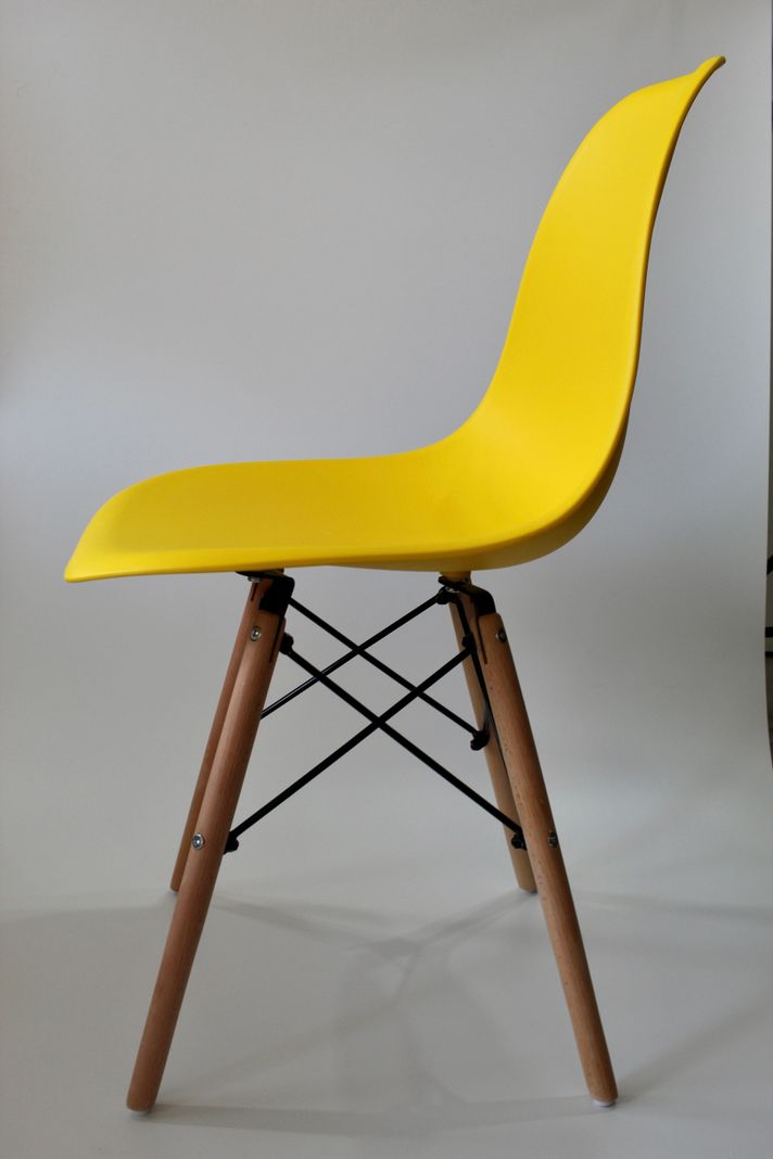 Silla Eames amarillo intenso-2