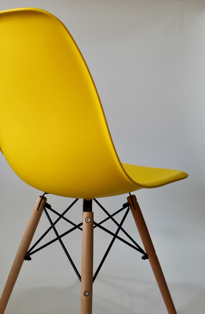 Silla Eames amarillo intenso-3