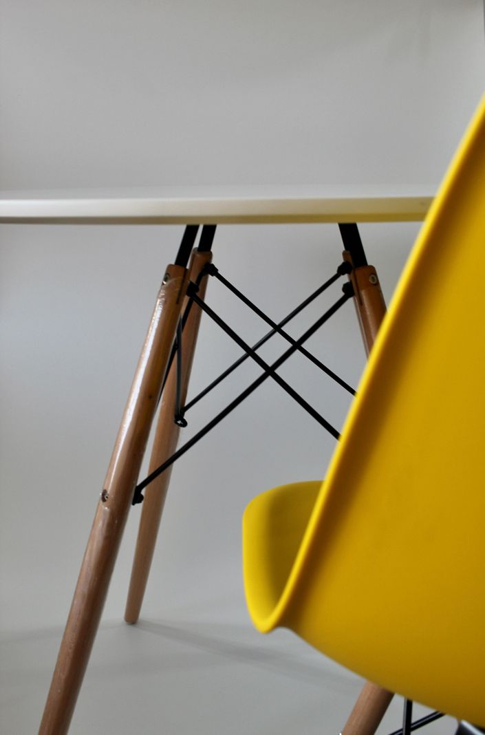 Silla Eames amarillo intenso-5
