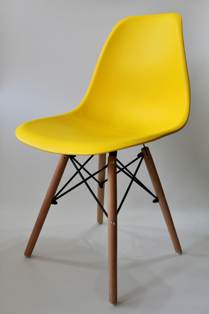 Silla Eames amarillo intenso-1