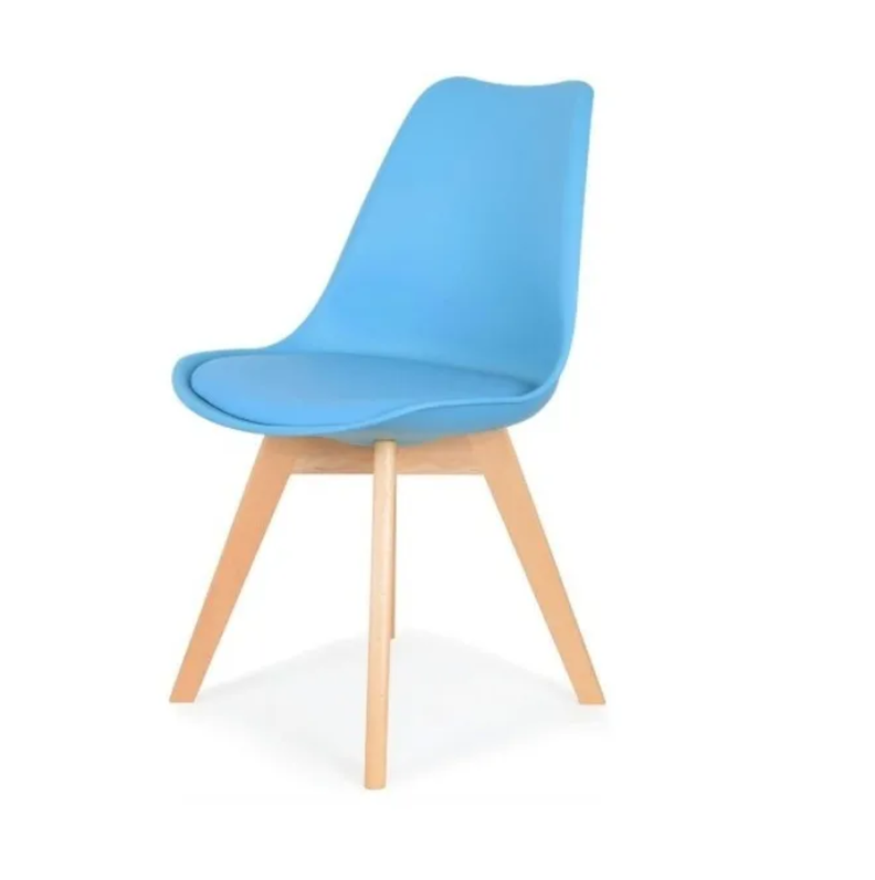 Silla Eames acolchada oak celeste