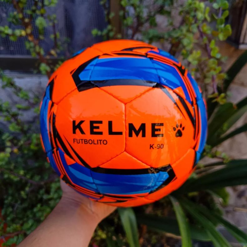 Balón De Futbolito K-90 N° 4 Kelme Bote Bajo-4
