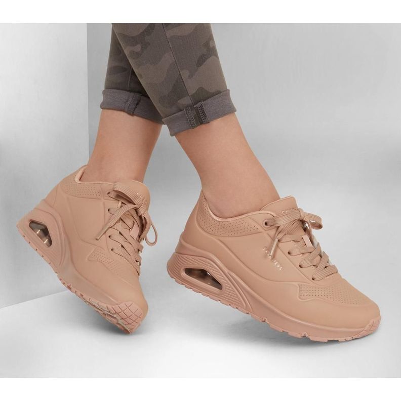 Zapatilla Mujer Uno Stand On Air Beige Skechers-1