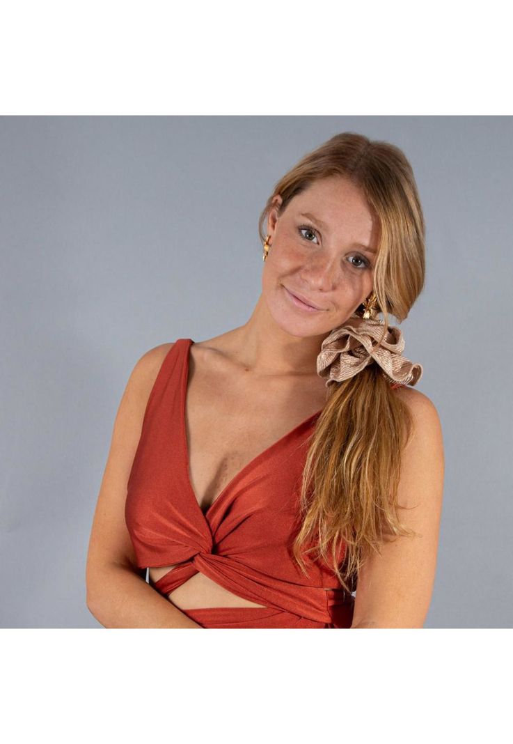 Scrunchie Camelia L Plisado Rose Gold  Maria Paskaro-1