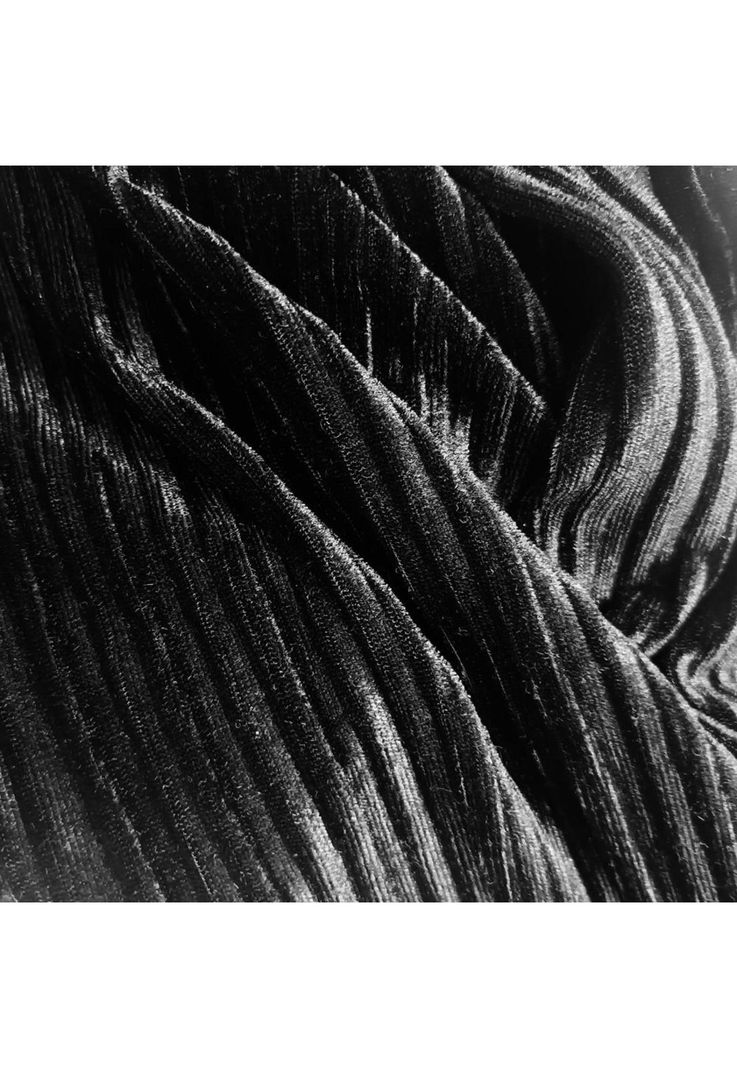Tapado Kimono Largo Verona Negro Lineas Terciopelo Maria Paskaro-3