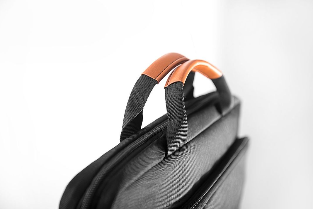 Tomtoc Maletin Casual A50 - 13''- Negro A50-C01D-3
