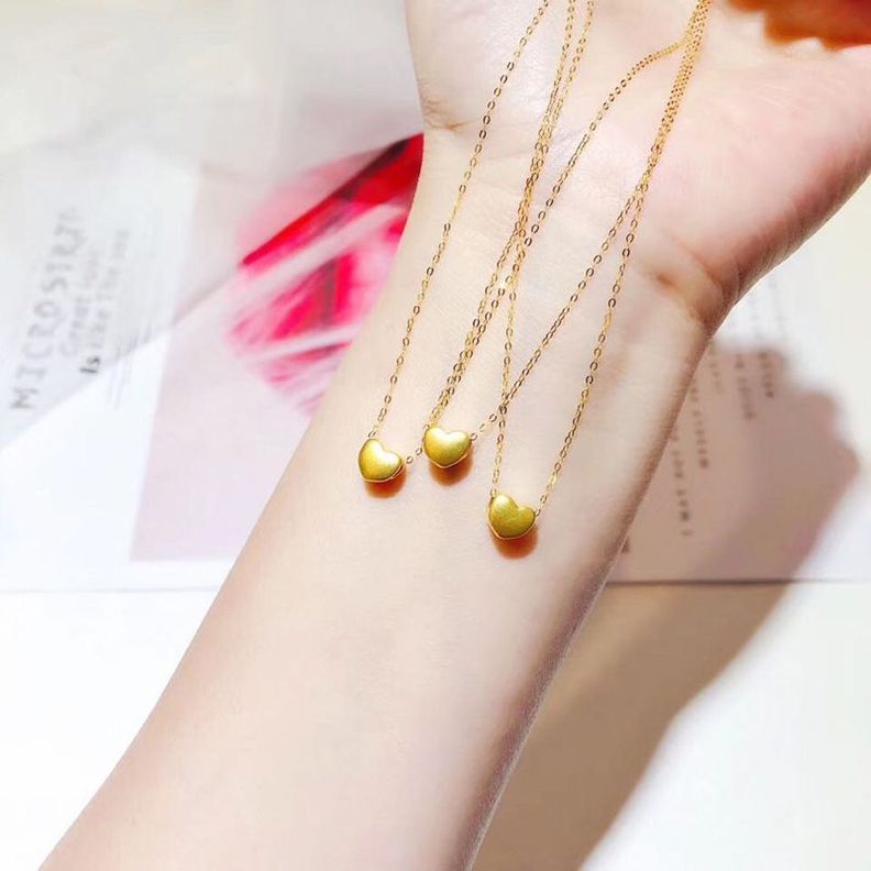 CADENA ESLABONES ORO AMARILLO 18K COLGANTE CORAZÓN SATINADO ORO 24K-1