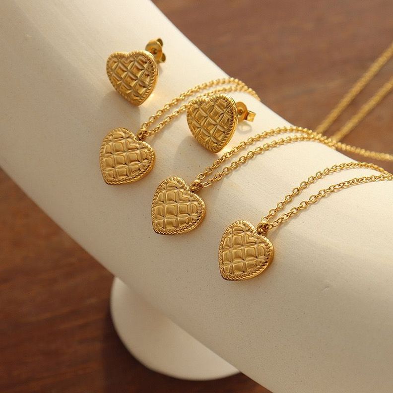 Collar Baño De Oro Amarillo 18k Corazón Diseño-1