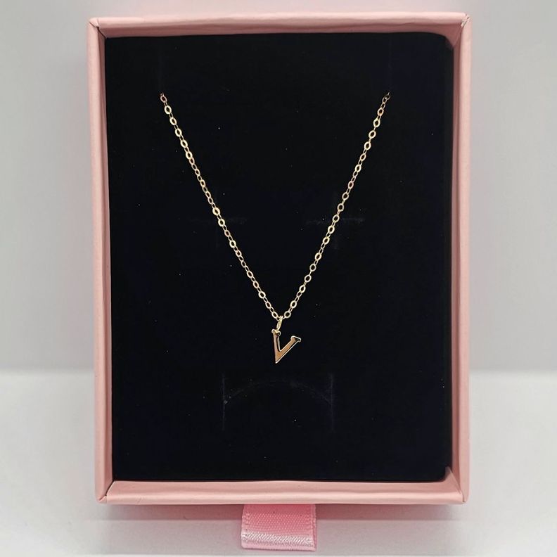 Cadena Eslabones Oro Amarillo 18k Colgante Letra Inicial V 18k-1