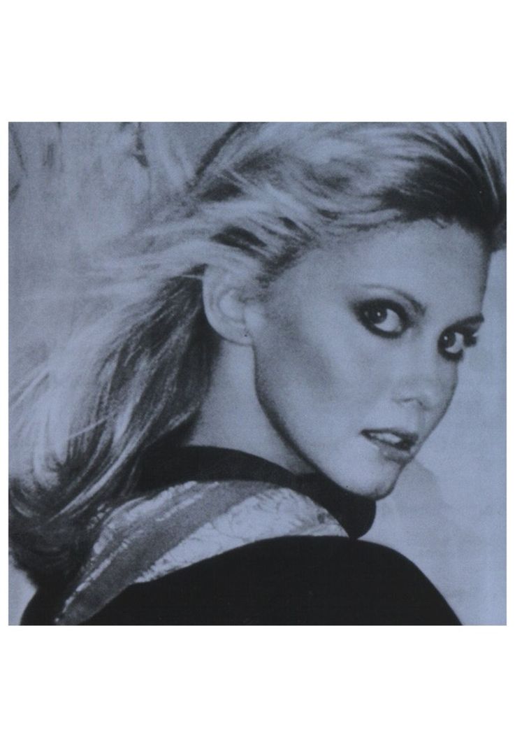 OLIVIA NEWTON-JOHN - DEFINITIVE COLLECTION | CD-3