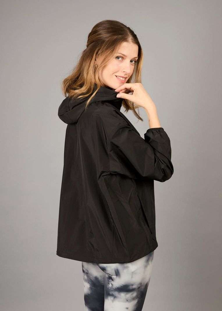 Cortaviento Ligero Aesir Black-7