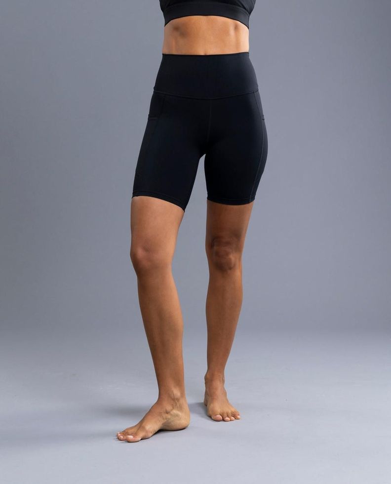 Legging Cortas Bolsillos Laterales Ambar Black-5