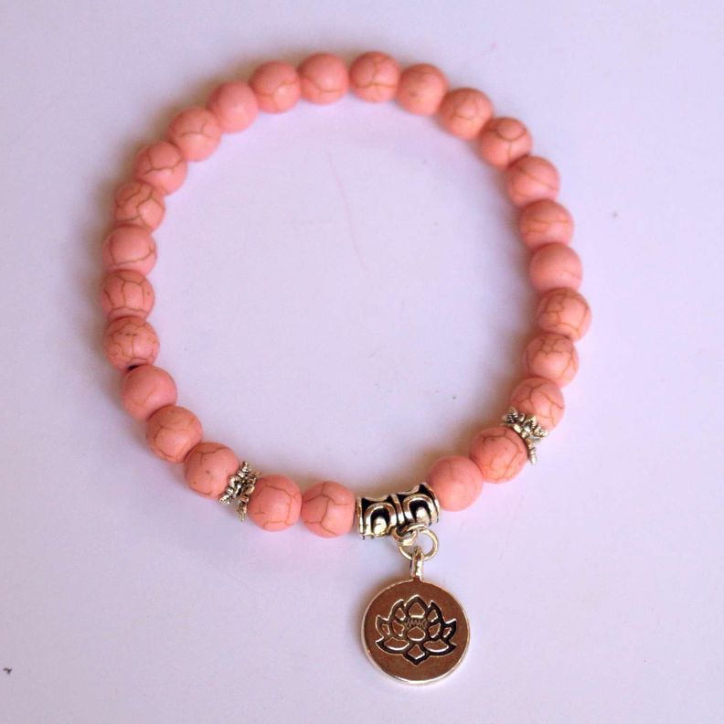 Pulsera piedra natural Howlita con dije de loto-2