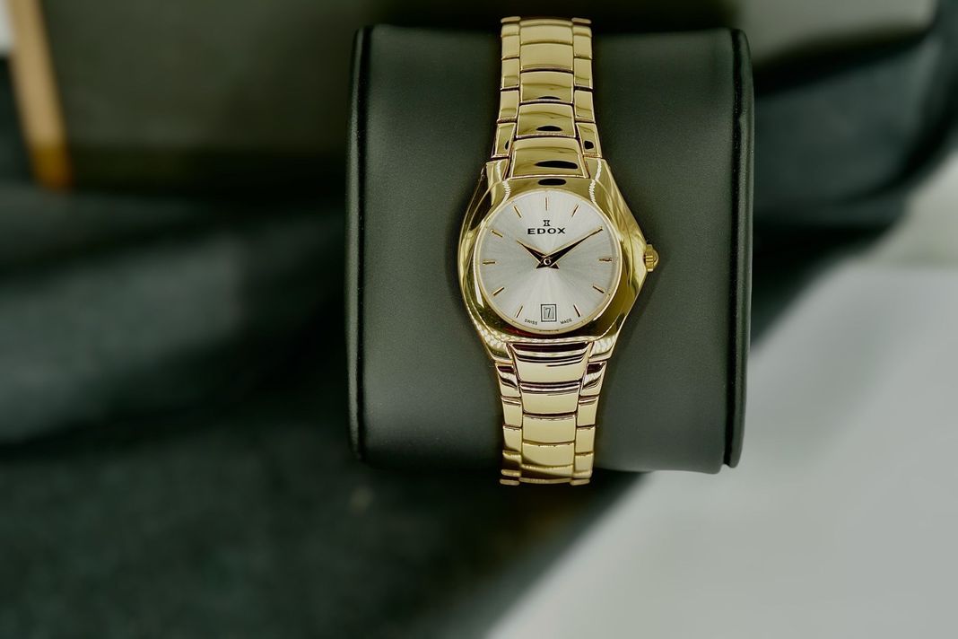 Reloj Edox Classic Mujer Dorado 28mm-2