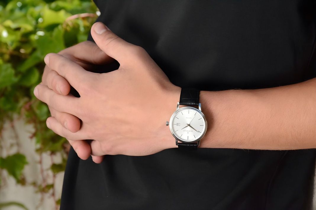 Reloj Claude Bernard Classic 42mm Hombre Cuero Negro-1
