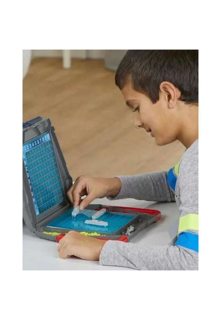 Juego de mesa Hasbro batalla naval classic con accesorios 3+ negro-5