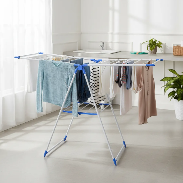 Clothes Hanger Ofertas Ropa Juvenil El Colgador De Ropa Fabricada En China 2026 Colgador De La Pantalla De La  Ropa, Ropa Interior De Diseño Nuevo Y Rack Perchero Price 