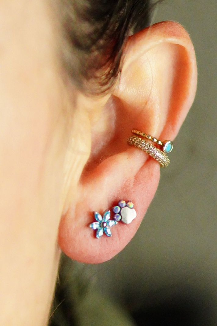 Piercing Labret 6mm Flor Zircon Azul Titanio Astm F136 G23-5