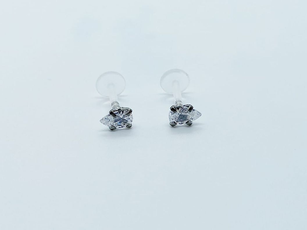 Piercing labret monroe forma gota cartílago nariz boca oreja-1
