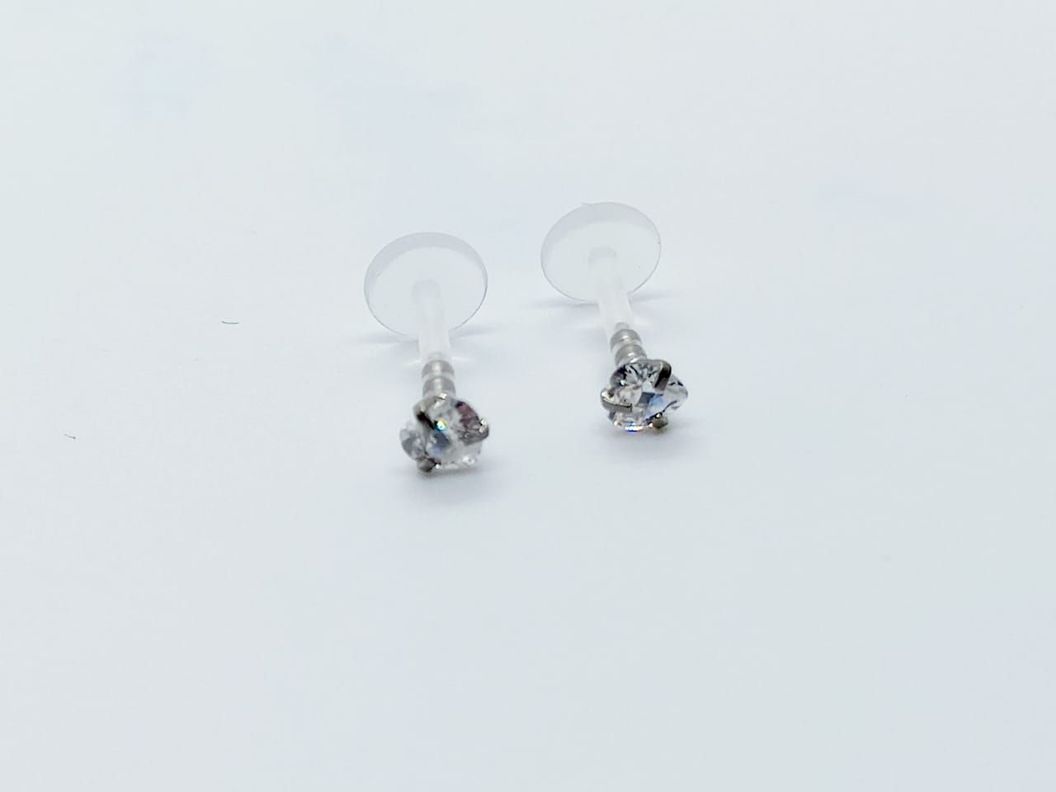 Piercing labret monroe forma gota cartílago nariz boca oreja-2