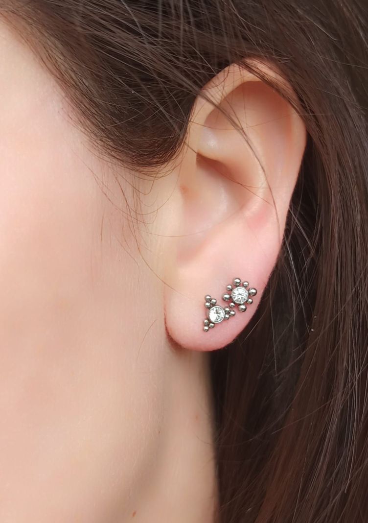 Piercing Oreja Tragus Conch Labret Modelo Pirámide Hipoalergénico Unidad-2