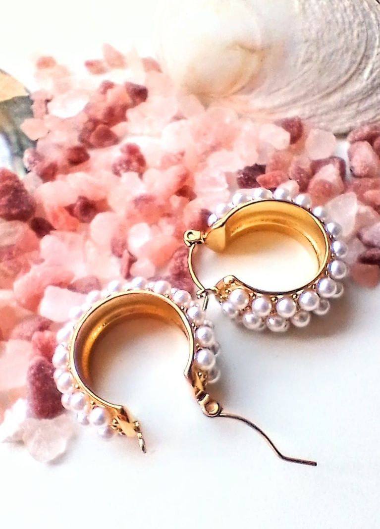 Aretes argollas tipo hoop bote con perlas chapadas en oro 18k-3