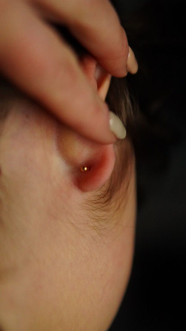 Piercing punto de luz facial oreja boca titanio ASTM F136 G23 dorado-4