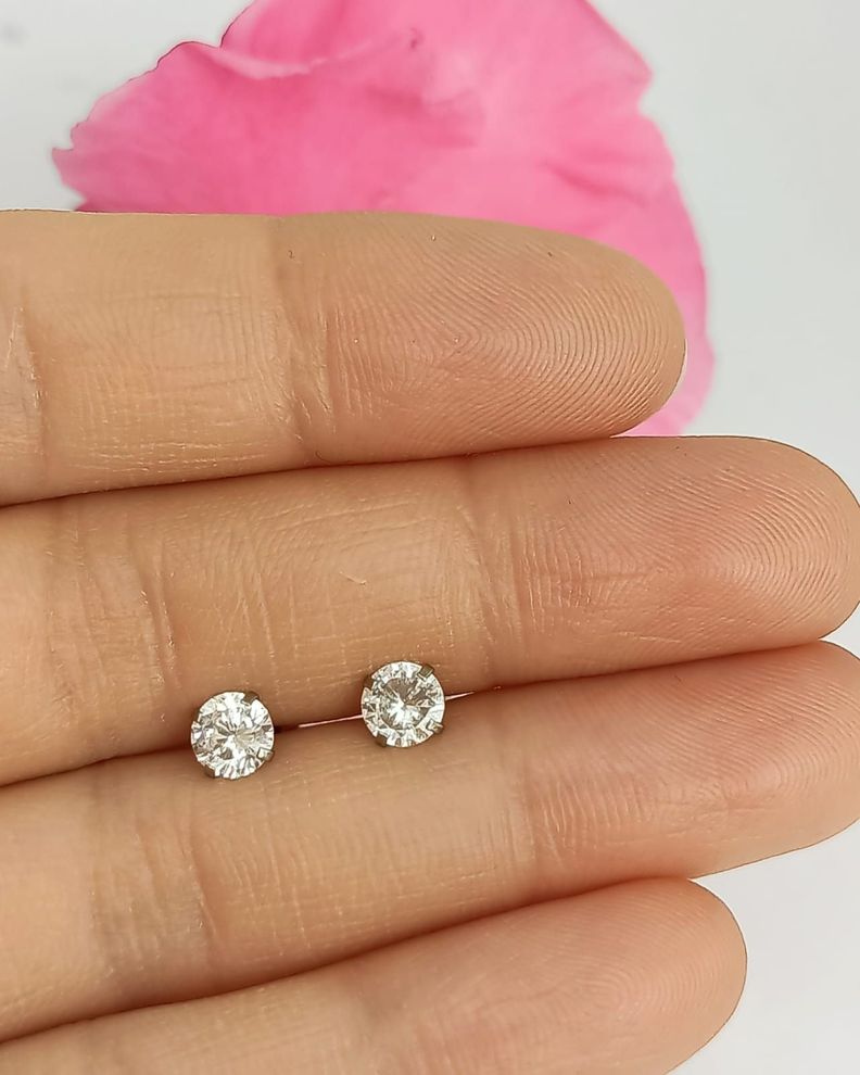 Aros puntos de luz Hipoalergénicos figuras distintas Zirconia Blanco 5mm-2