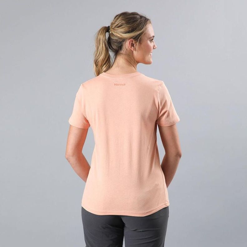 Polera Marmot Mujer Chest Logo Tee Rosa Rosado-2