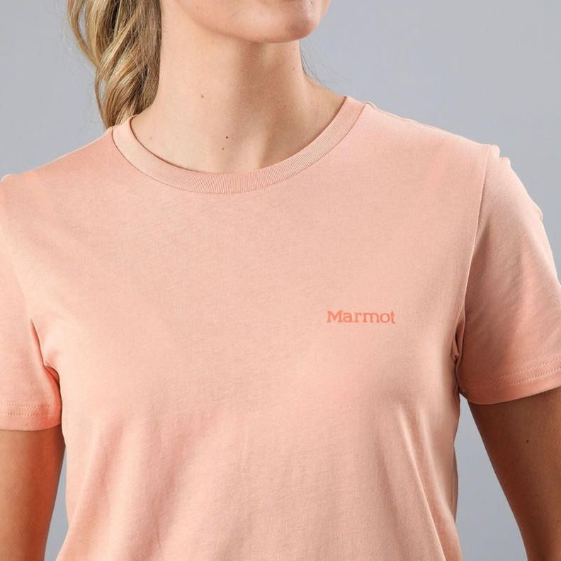 Polera Marmot Mujer Chest Logo Tee Rosa Rosado-4