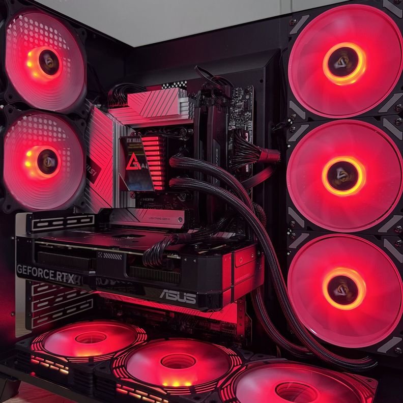 PC ELITE Amd Ryzen 9 9950X + 64GB DDR5 + RTX 4070 Super 12G-4