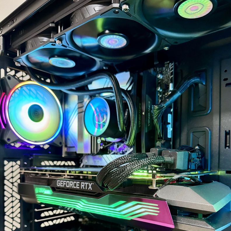 PC ELITE Amd Ryzen 7 9700X 8-Core + X870 + 32GB DDR5 + RX 7800 XT 16GB-4