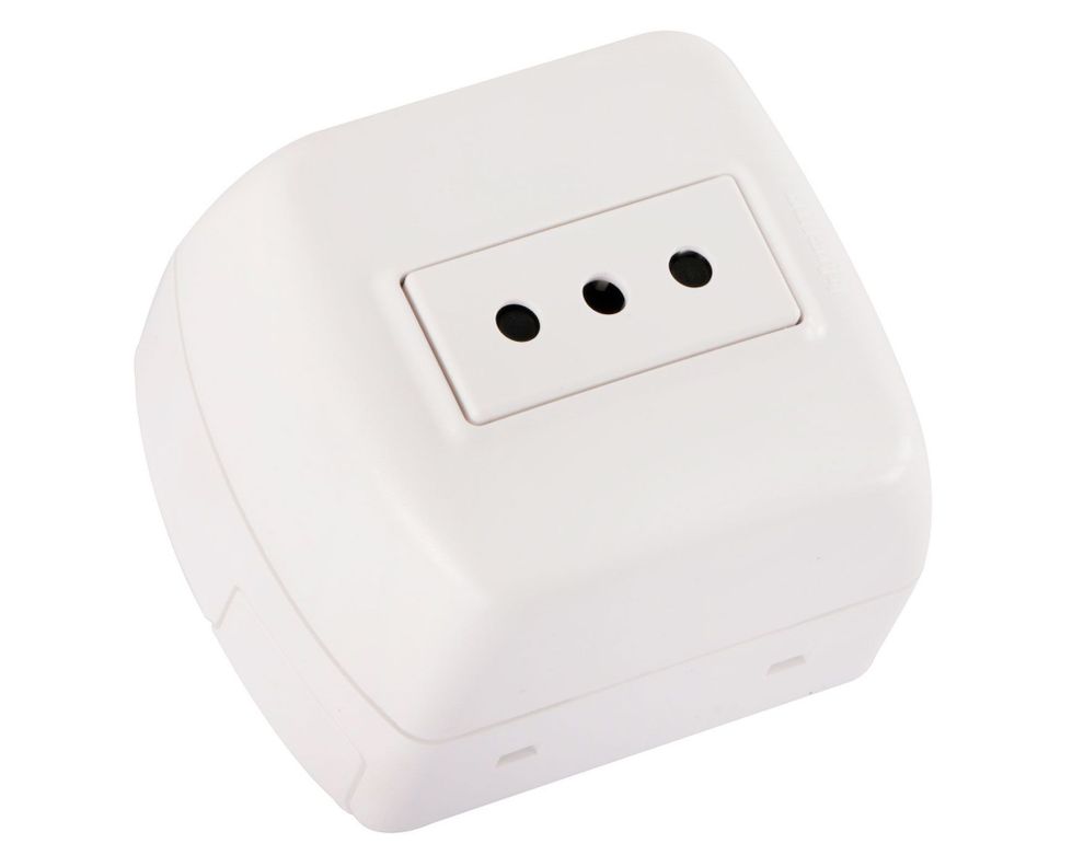 Toma corriente simple 10 a con casquete modus plus Bticino-1