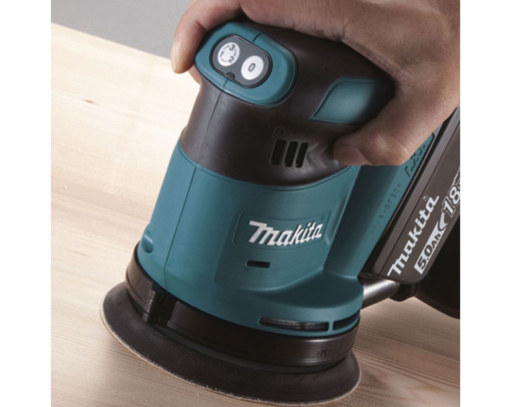Lijadora excéntrica 125 mm 18V DBO180Z Makita-1